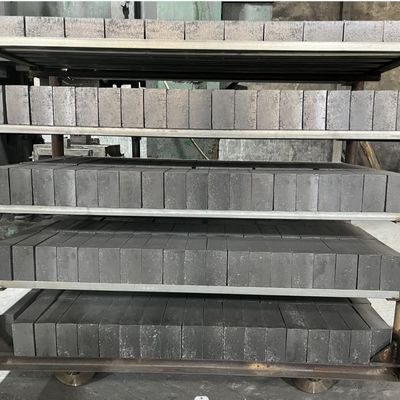 3-7% 表面孔隙性 マグネジア 工業用炭火性レンガ
