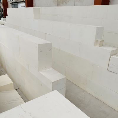 ガラスの炉 アルミナセメントとホワイトコーランドム密集積のレンガのアルミナブロック