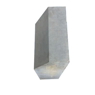 SiO2 含有量 % 17-20% 鉄鋼再加熱炉用マグマロックス溶融型スキードレールブロック